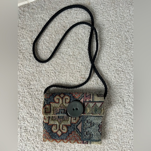 Hand Crafted 7”L x 6” H Tapestry Shoulder Bag - Picture 3 of 6